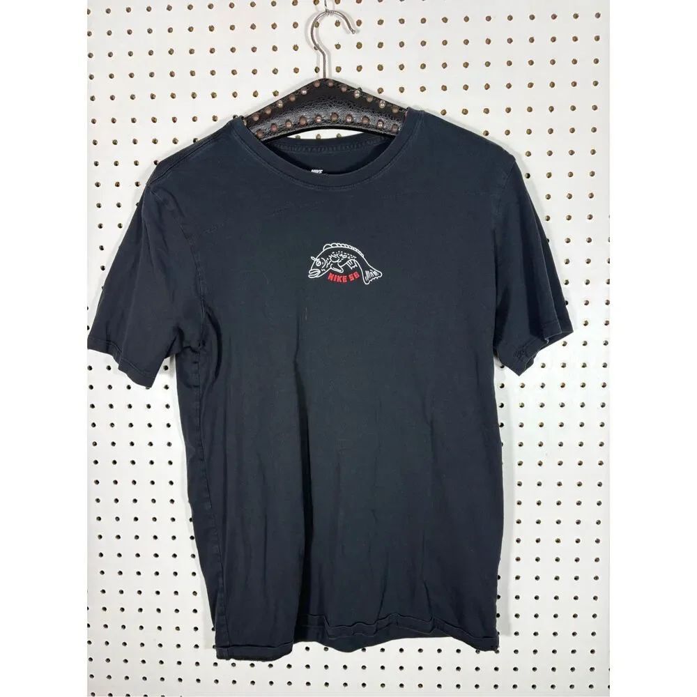 Nike SB womans catfish graphic shirt size M